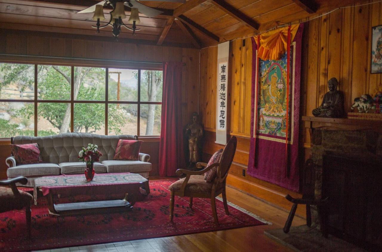 Quiet Mind Lodge, Spa & Retreat Sequoias Kernville Bagian luar foto