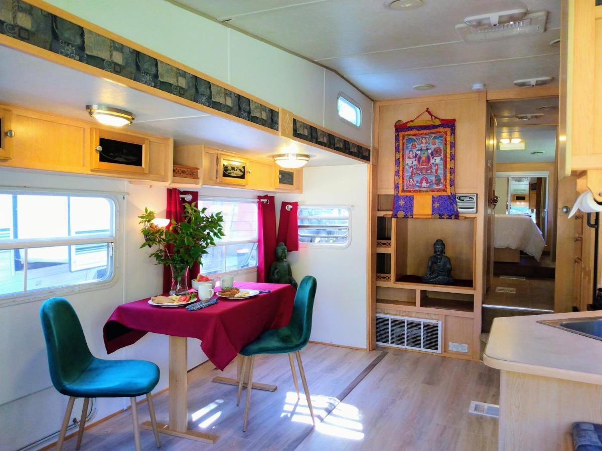 Quiet Mind Lodge, Spa & Retreat Sequoias Kernville Bagian luar foto